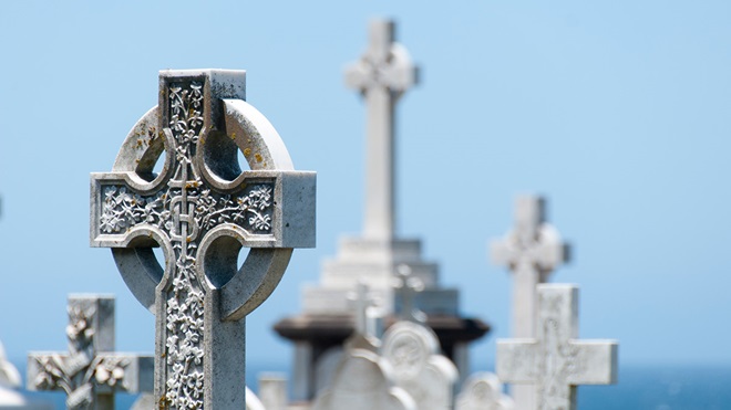 headstones at waverly cemetery